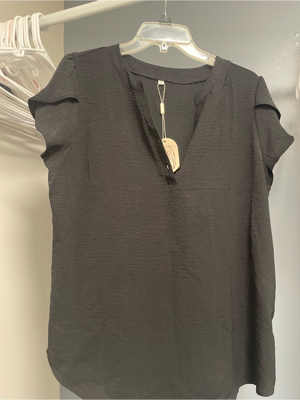 Source Unknown Black Short-Sleeve V-Neck Blouse
